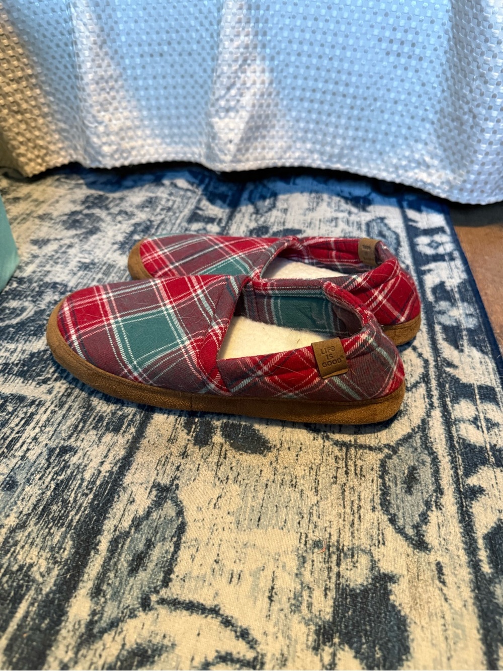 Life is Good slippers - Red & Green